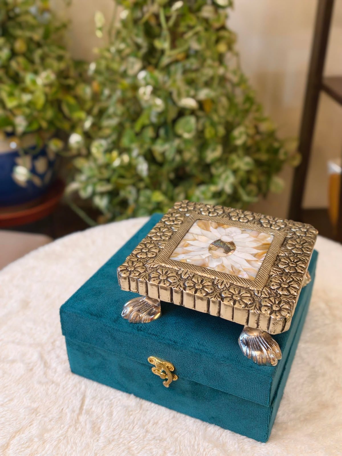 Chowki with Velvet Box